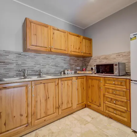 בית הארחה Caro Boutique 4*