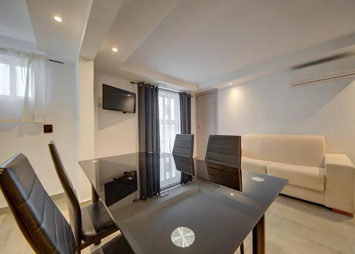 Caro Boutique San Ġwann